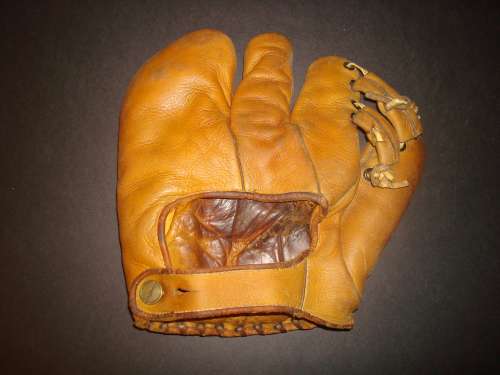 Goldsmith 3 Finger Back