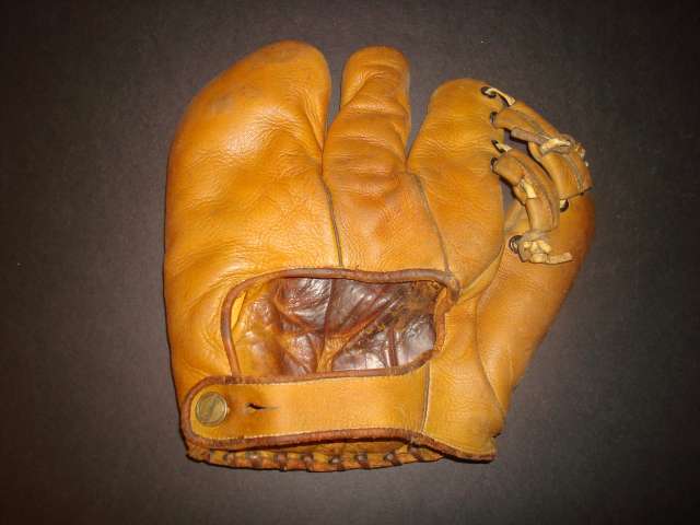 Goldsmith 3 Finger Back