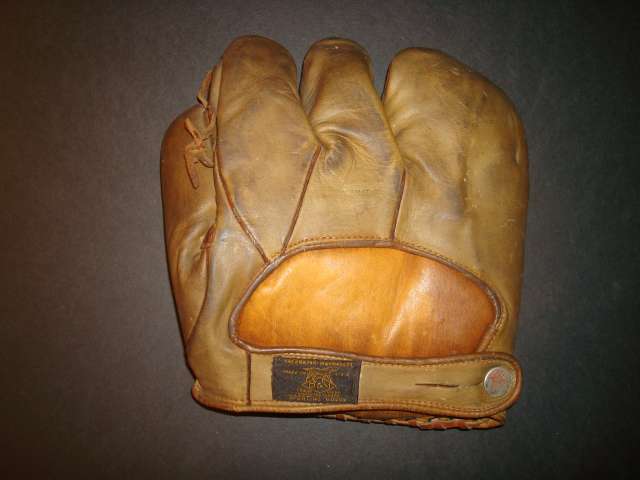 Howard J. Ehmke D&M 3 Lefty Back