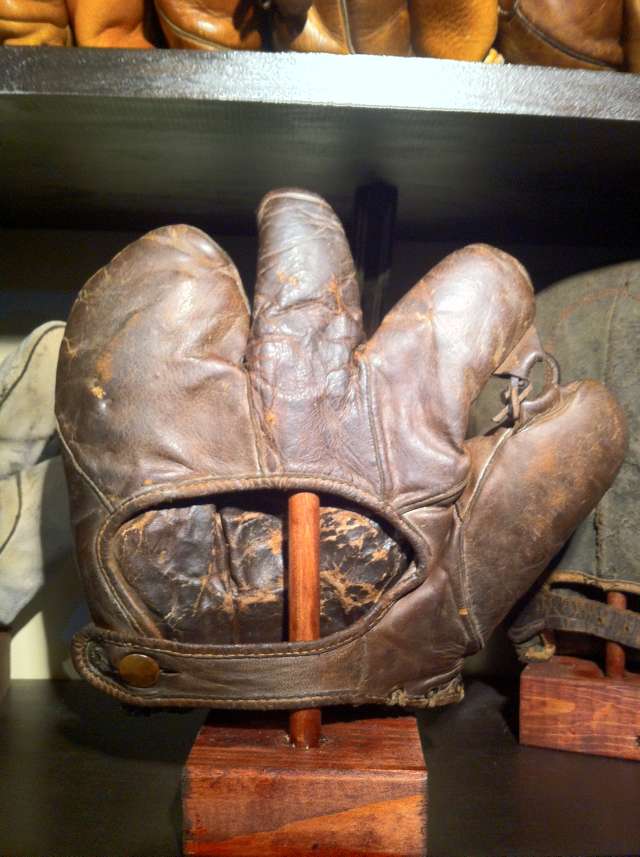 Jesse Haines JC Higgins 3 Finger Back