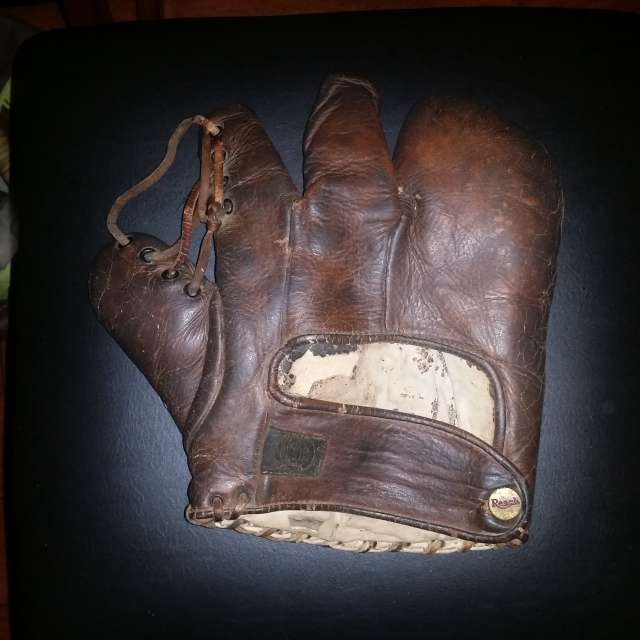 Jimmy Dykes Reach 3 Lefty Back