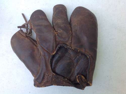 Pre War 3 Lefty Back