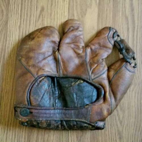 Rogers Hornsby Thomas E. Wilson 3 Finger Back