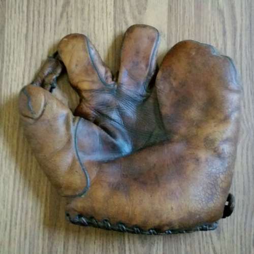 Rogers Hornsby Thomas E. Wilson 3 Finger Front