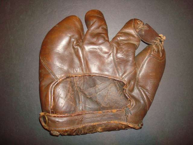 Rogers Hornsby Wilson 632 Back