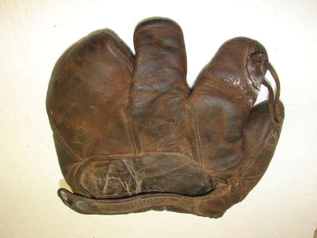 Rogers Hornsby Wilson 632 Back