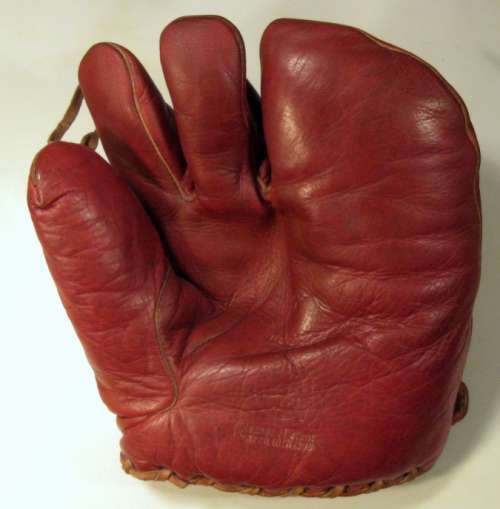 Spalding TG 3 Finger Front