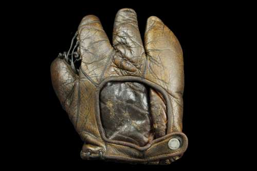 Victor, Wright & Ditson Conqueror 3 Finger Back