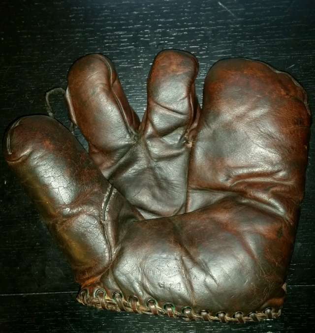 Walter Lutzke D&M G74 3 Finger Front