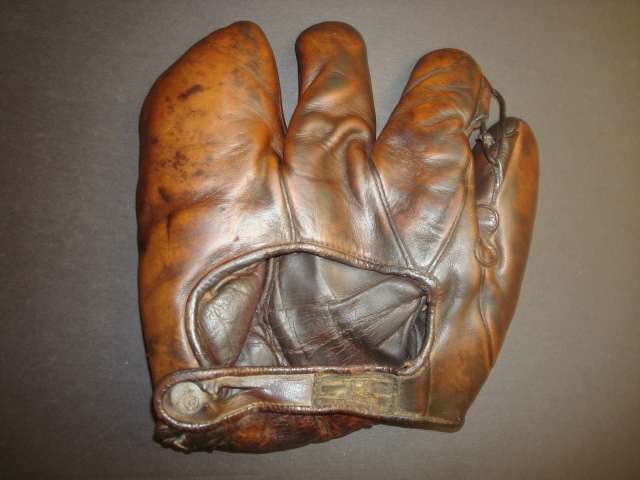 Walter Lutzke D&M G75 3 Back