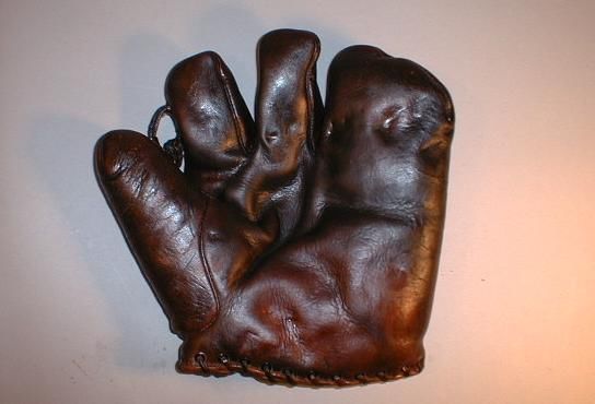 Walter Lutzke D&M Three Finger Front