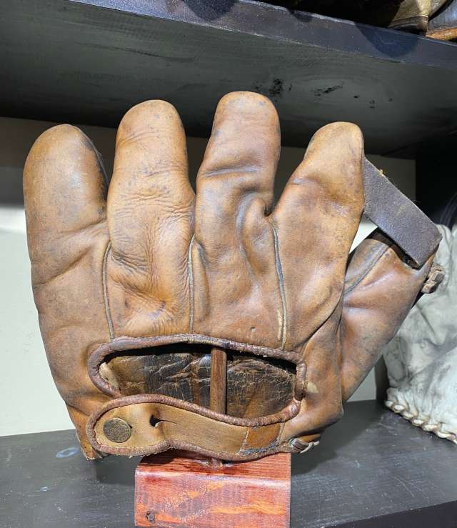 Spalding Rainey Trap Web Back