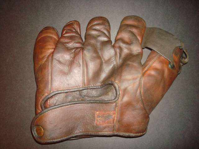 Spalding Rainey Trap Web Back