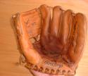 View the image: Eddie Mathews Rawlings EM Back