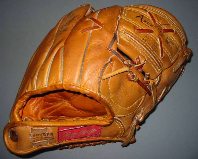 Stan Musial Rawlings PM1 Back