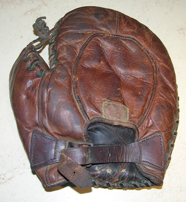 George Sisler Rawlings Back