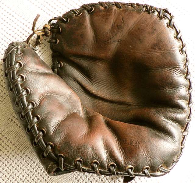 George Sisler Rawlings Basemitt Front