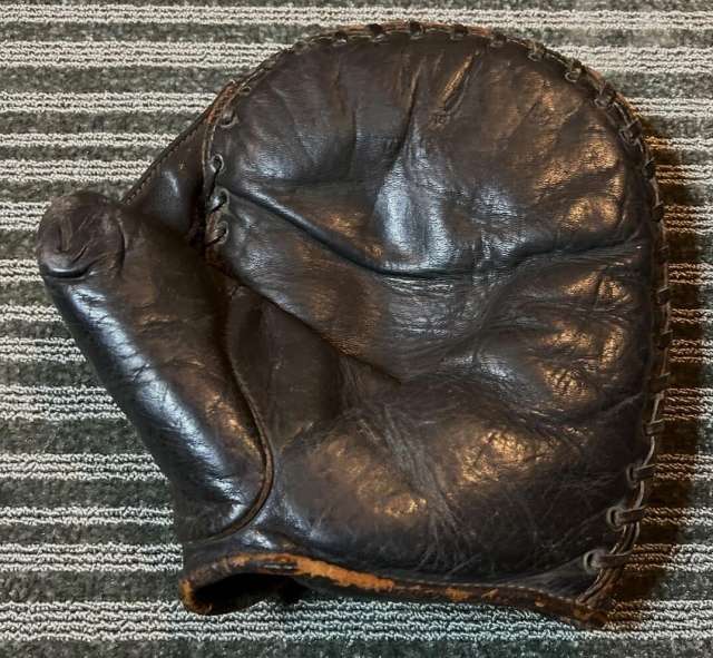 Rawlings FB135 Basemitt Front