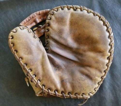 Rawlings FB142 Basemitt Front