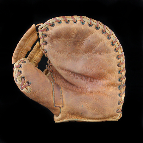 Rawlings Mitt Front