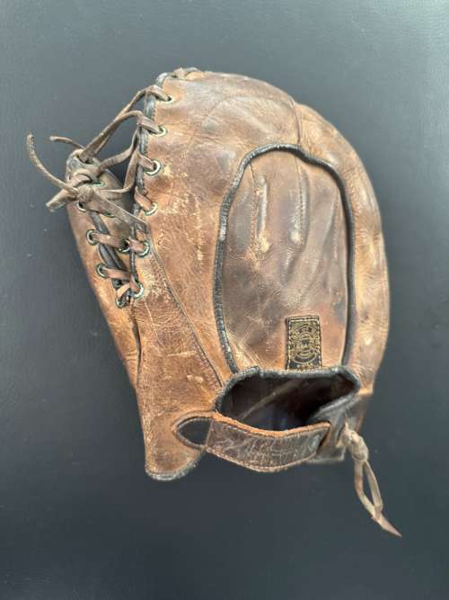 Reach Basemitt Back