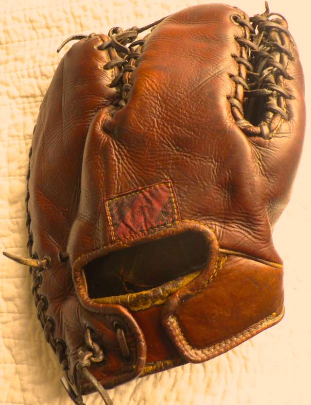 Rudy York Rawlings Trapper Mitt Back