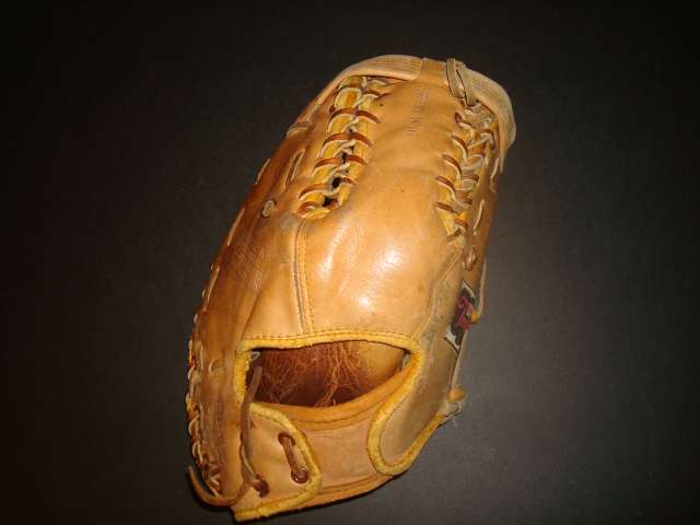 Stan Musial Rawlings T70RY Back