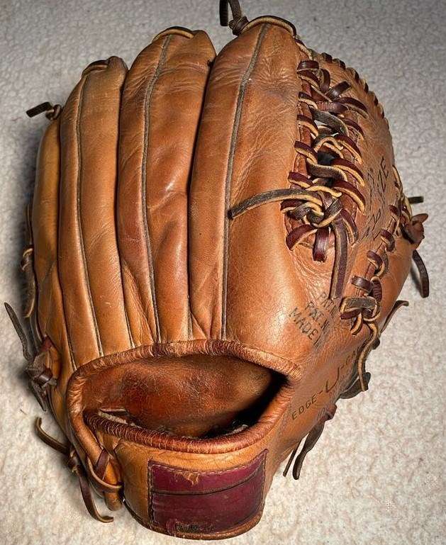 Brooks Robinson Rawlings TT10 Personal Model Back