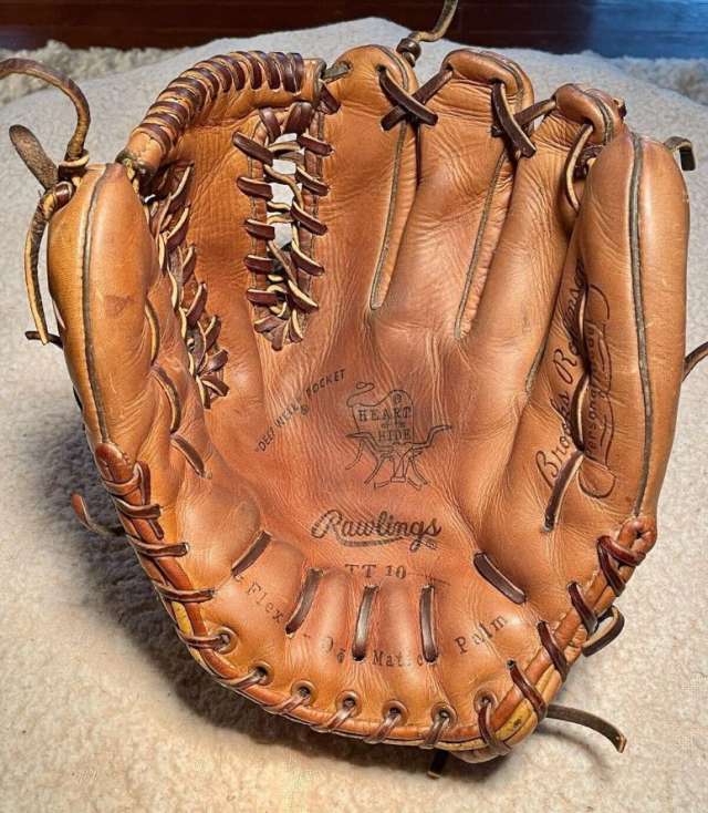Brooks Robinson Rawlings TT10 Personal Model Front