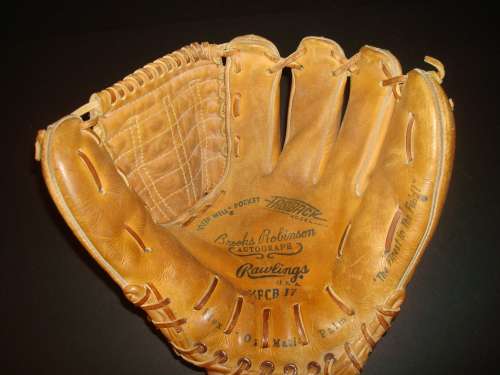 Brooks Robinson Rawlings XFCB17 Front 2