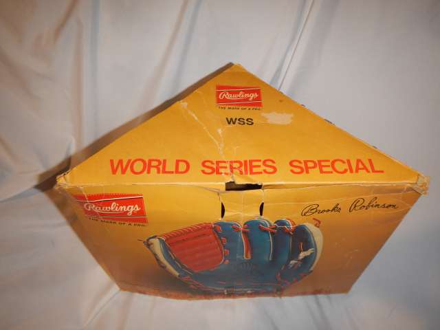 Brooks Robinson Roberto Clemente Rawlings WSS Box 1