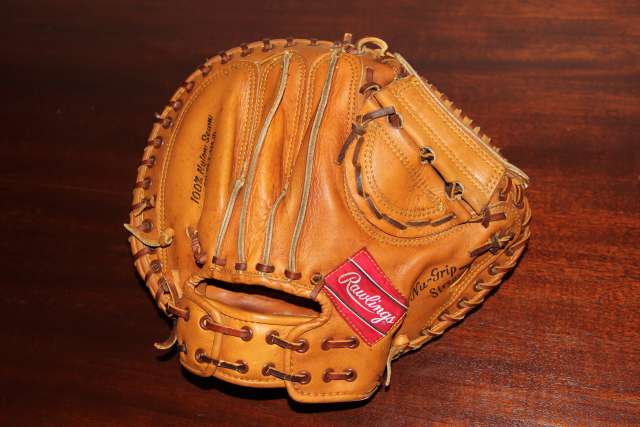 Elston Howard Rawlings NWC Heart of the Hide Catchers Mitt Back