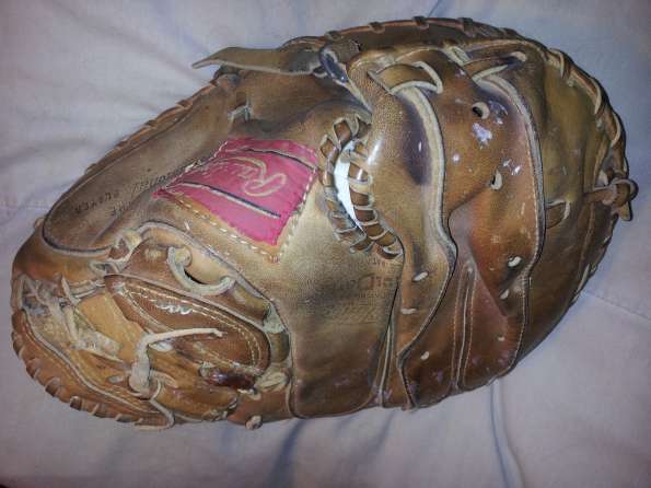 Johnny Bench Rawlings Heart of the Hide Catchers Mitt Back