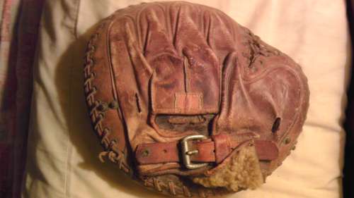Rawlings Catchers Mitt Back