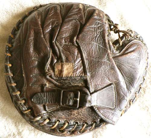 Rawlings Catchers Mitt Back