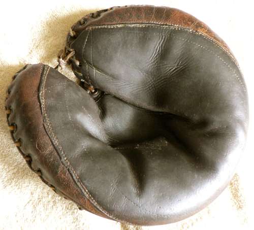 Rawlings Catchers Mitt Front