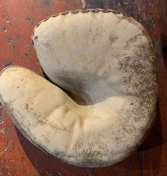 Rawlings Gibson Mitt Front