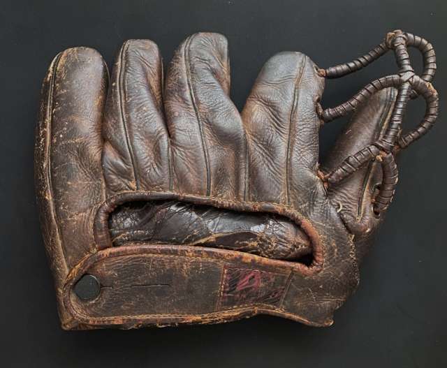 Cookie Lavagetto Rawlings RR Game Used Glove Back