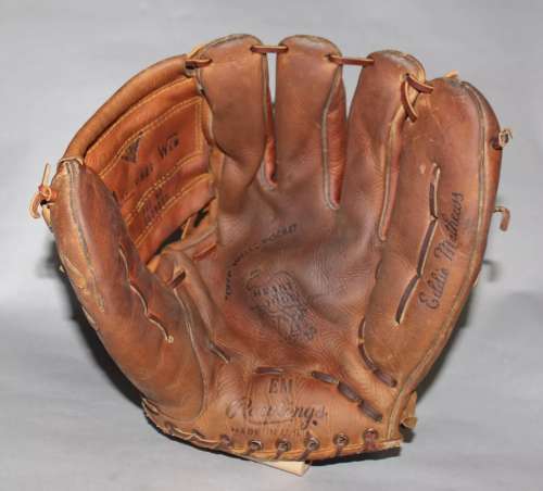 Eddie Mathews Rawlings EM Personal Model Front
