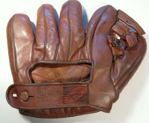 Hank Greenberg Rawlings 700X Back