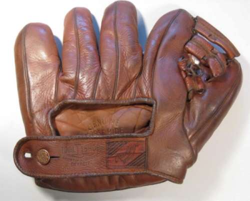 Hank Greenberg Rawlings Tool Shop G700X Back