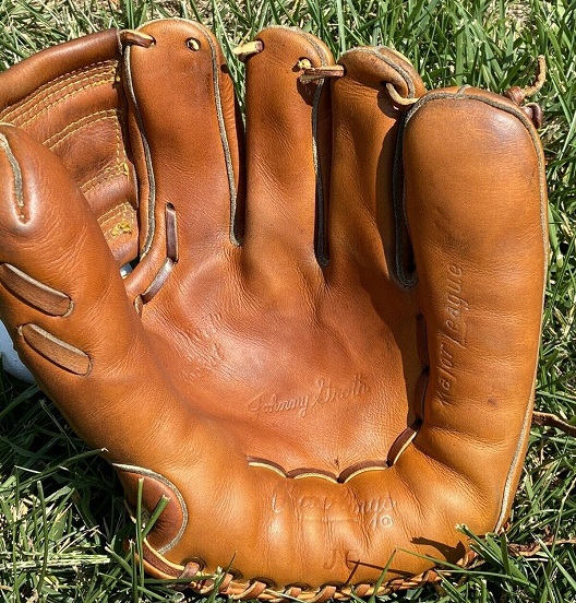 Johnny Groth Rawlings JG Front