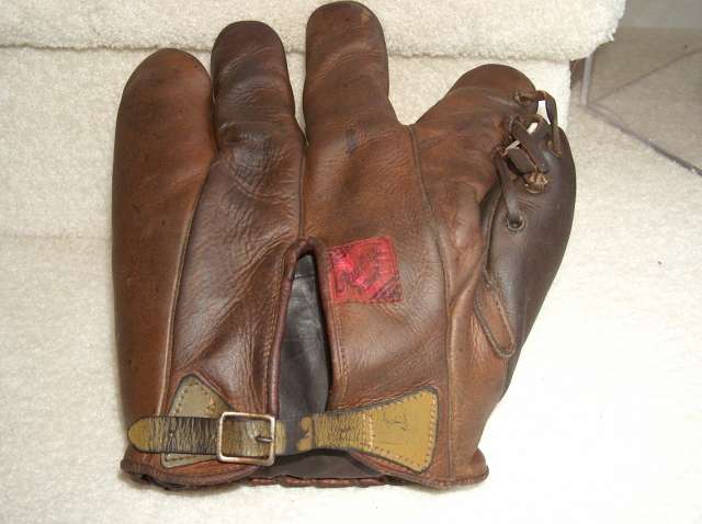 Pepper Martin Rawlings 400V Back