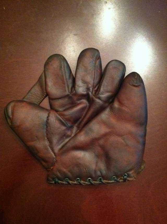 Rawlings 1 Inch Web Burgundy Front