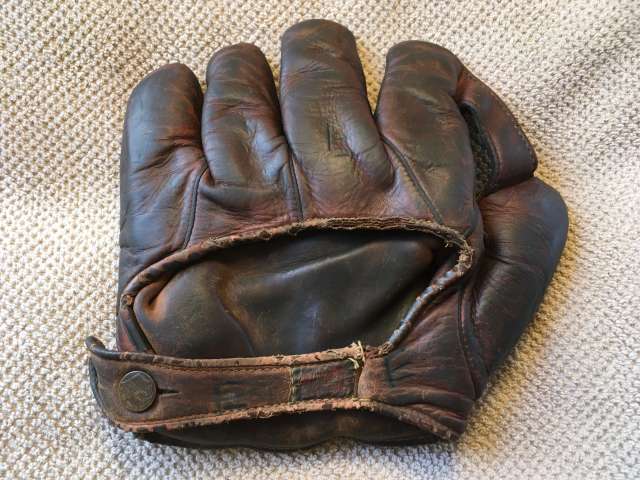 Rawlings 1 Inch Web Dark Back