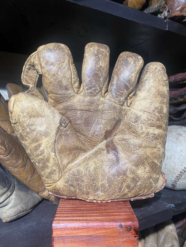 Rawlings 1 Inch Web Front