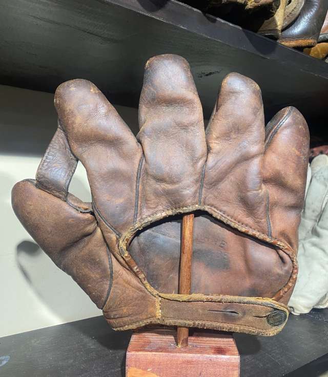 Rawlings 1 Inch Web Lefty Back