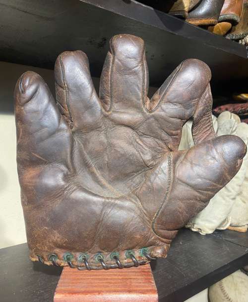 Rawlings 1 Inch Web Lefty Front