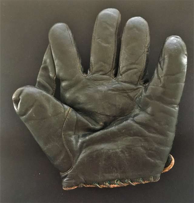 Rawlings B425 1 Inch Web Owned by Walter Bernhardt Front