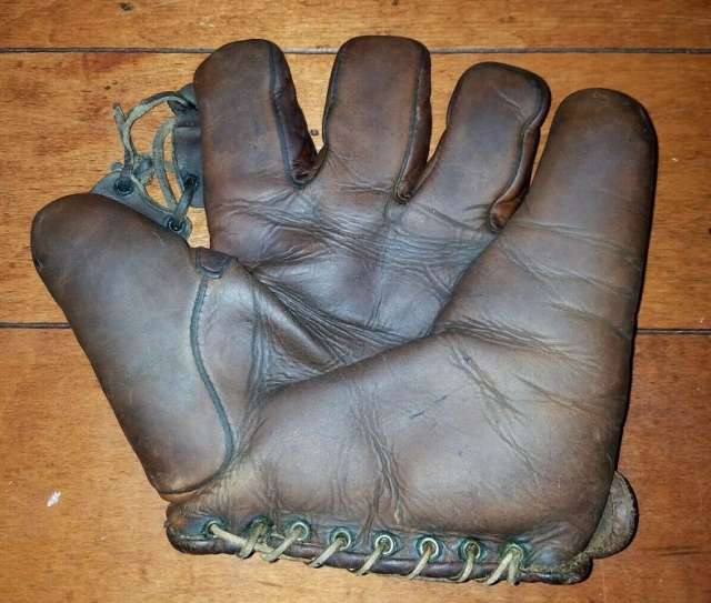 Rawlings Grommet Web Front